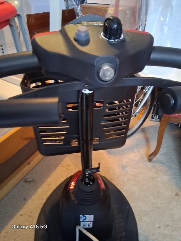 Distintas vistas del scooter en venta