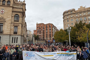 Participantes en el acto conmemorativo de CERMI