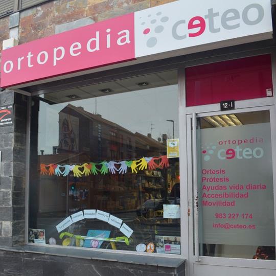 Entrada de la ortopedia CETEO en Valladolid