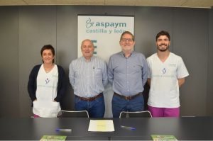 Representantes de ASPAYM CyL y del Club Deportivo Parquesol firman un acuerdo de colaboración