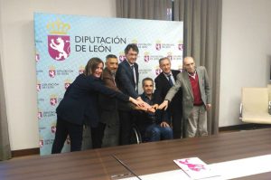 Representantes en la firma del convenio de colaboración