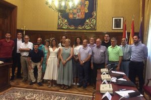 Autoridades de la Diputación de Palencia y ASPAYM CyLposan