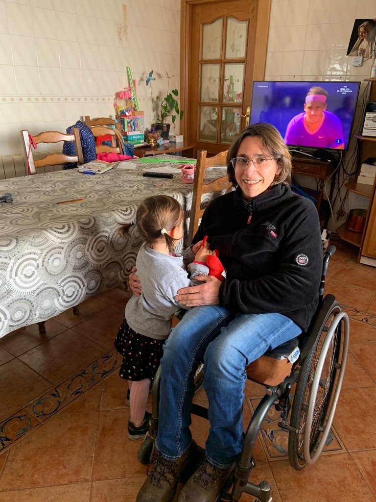Rocio, socia de ASPAYM CYL y madre con discapacidad