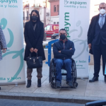 ASPAYM Castilla y León conciencia sobre el buen uso de las plazas de aparcamiento de movilidad reducida en Burgos
