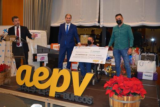 ASPAYM Castilla y León Burgos recibe el cheque de 5.000 euros de la AEPV