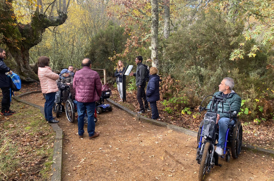 Socios participan en una ruta accesible por la Sierra de Francia Salamanca