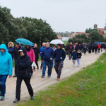Participantes durante la marcha de senderismo de Malpartida
