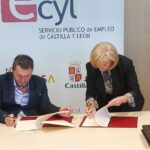 Firma del convenio de colaboración entre ASPAYM Castilla y León y ECYL
