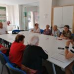 Memoria, emociones y música marcan la segunda fase del proyecto ASPAYM Mayores en Castilla y León Participantes de la segunda sesión de ASPAYM Mayores en Villadiego realizan la actividad alrededor de la mesa