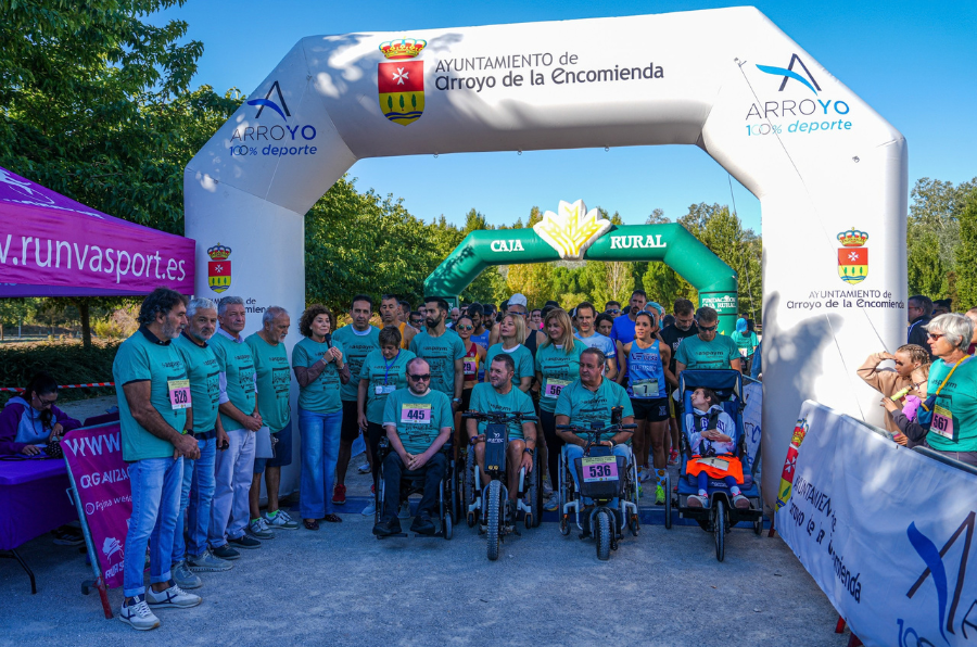 Participantes de la V Carrera y Marcha Inclusiva ASPAYM Castilla y León, celebrada el 20 de septiembre en el Parque del Socayo de Arroyo de la Encomienda (Valladolid).